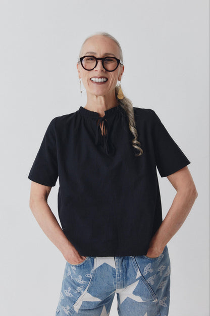 Shayla Top - Reversible Frill-Neck - Black